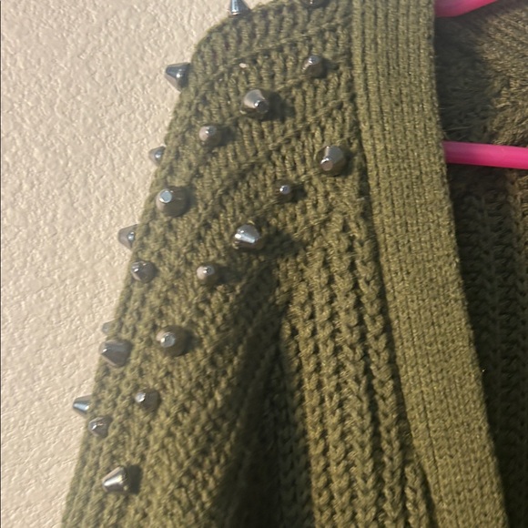 Love  by Design Olive green Knit Cardigan with Studded Shoulders Size  M - Picture 4 of 9